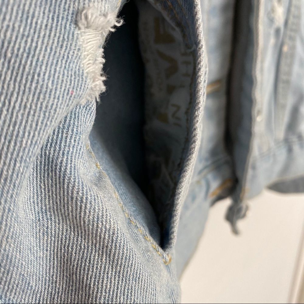 Levi’s Vintage Distressed Dad Trucker Jacket S/M - Picture 6 of 11